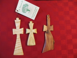 Assorted treenware cross                    