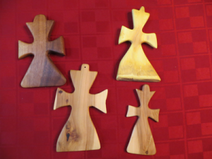 Large treenware cross     